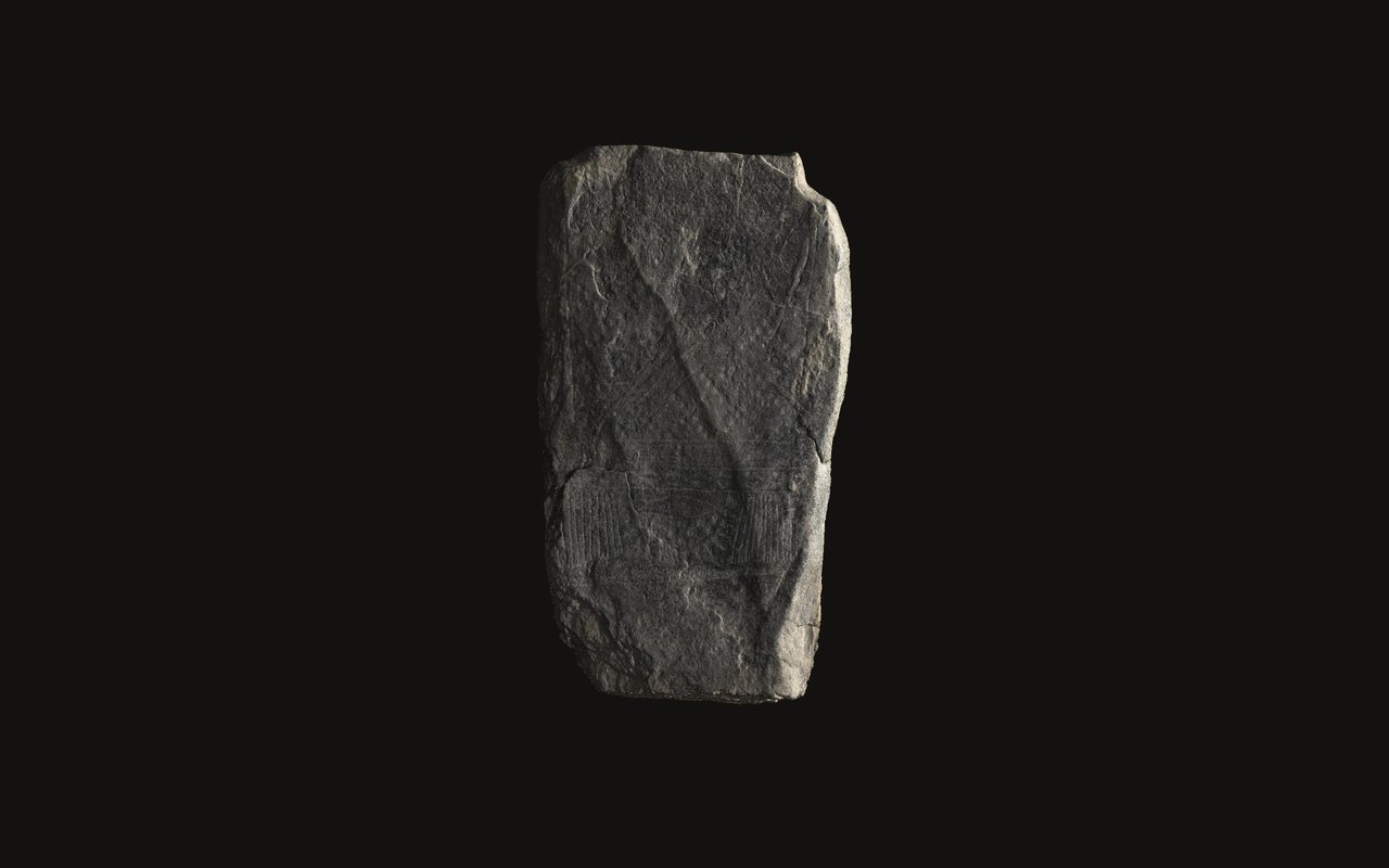Stele 18